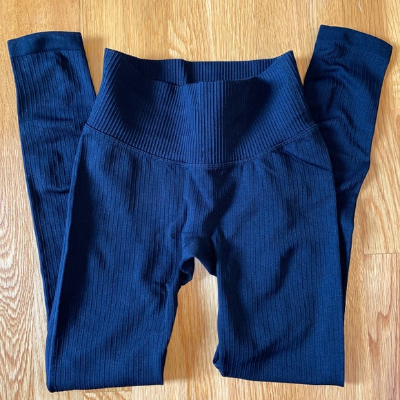 WORKOUT LEGGINGS - Picture 2 of 5